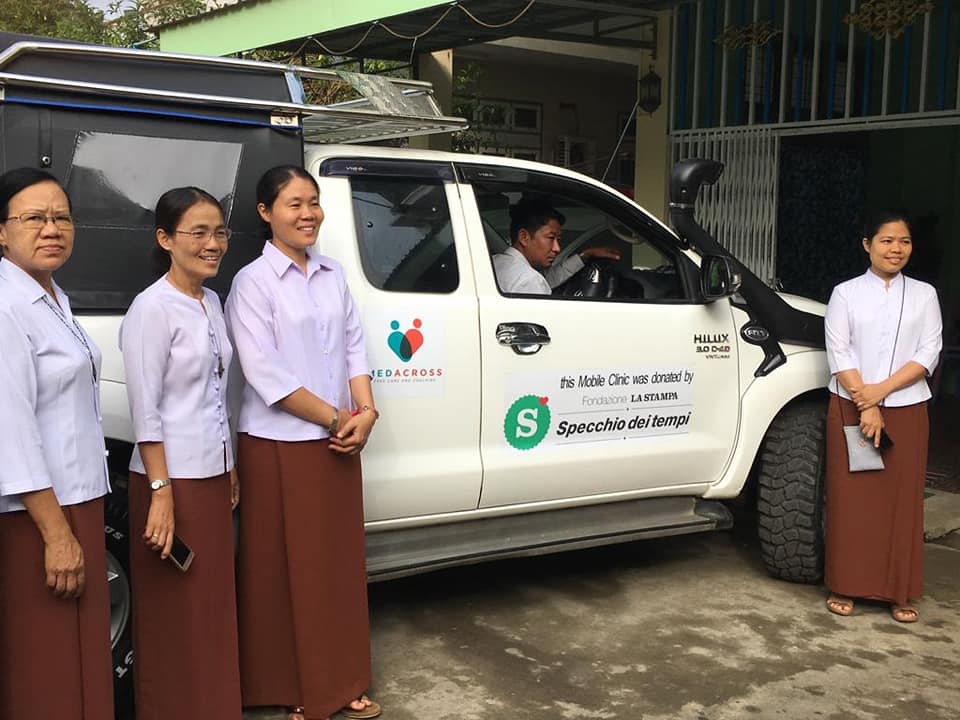 consegna clinica mobile Birmania